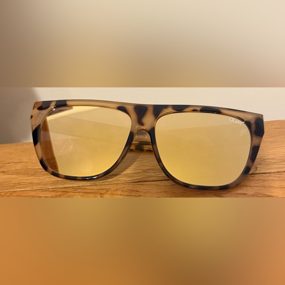 Quay Australia Drama by Day Sunglasses with Tortoiseshell Pattern - Picture 3 of 5
